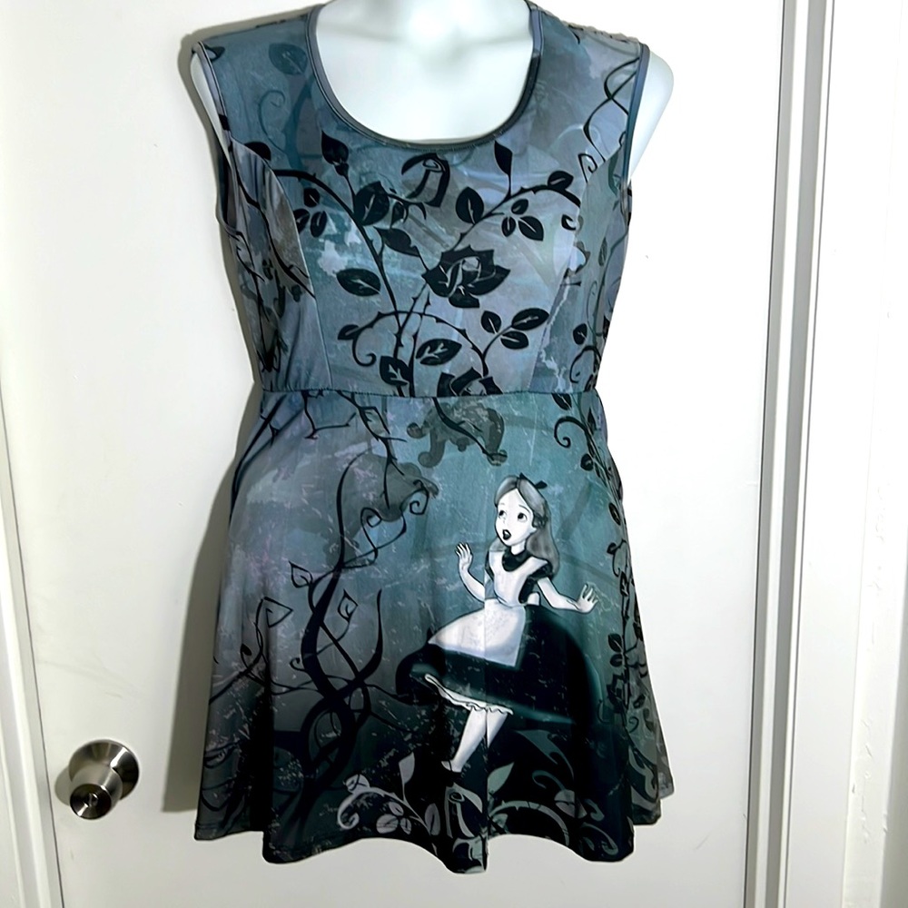 Disney Alice in Wonderland babydoll top Lg